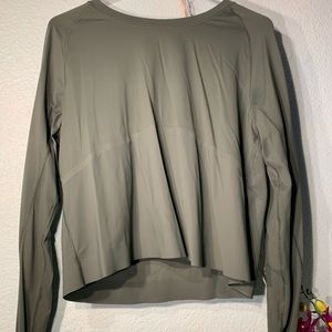 Lulu lemon cropped shirt